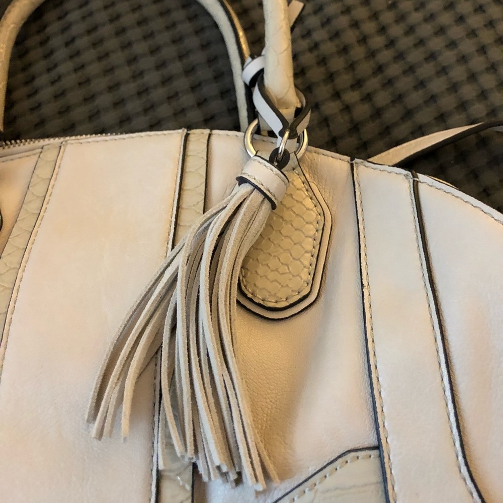 GUESS handbag - Picture 4 of 7
